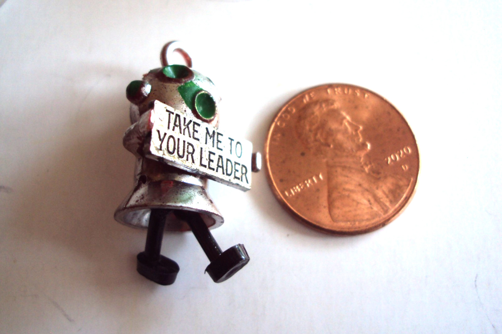 Vtg Gumball Charm Cracker Jack 60's HK TAKE ME TO YOUR LEADER DANGLY LEGS Alien