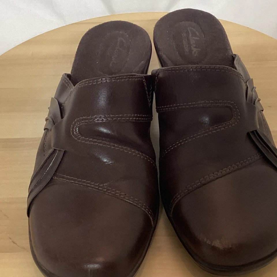 Женские туфли Clarks Bendables сабо 10 M на танкетке без шнуровки коричневая кожа - Изображение 3 из 4