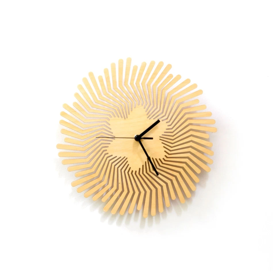 Natural wood wall clock with virtual 3D pattern - Supernova natural - Image 3 of 4