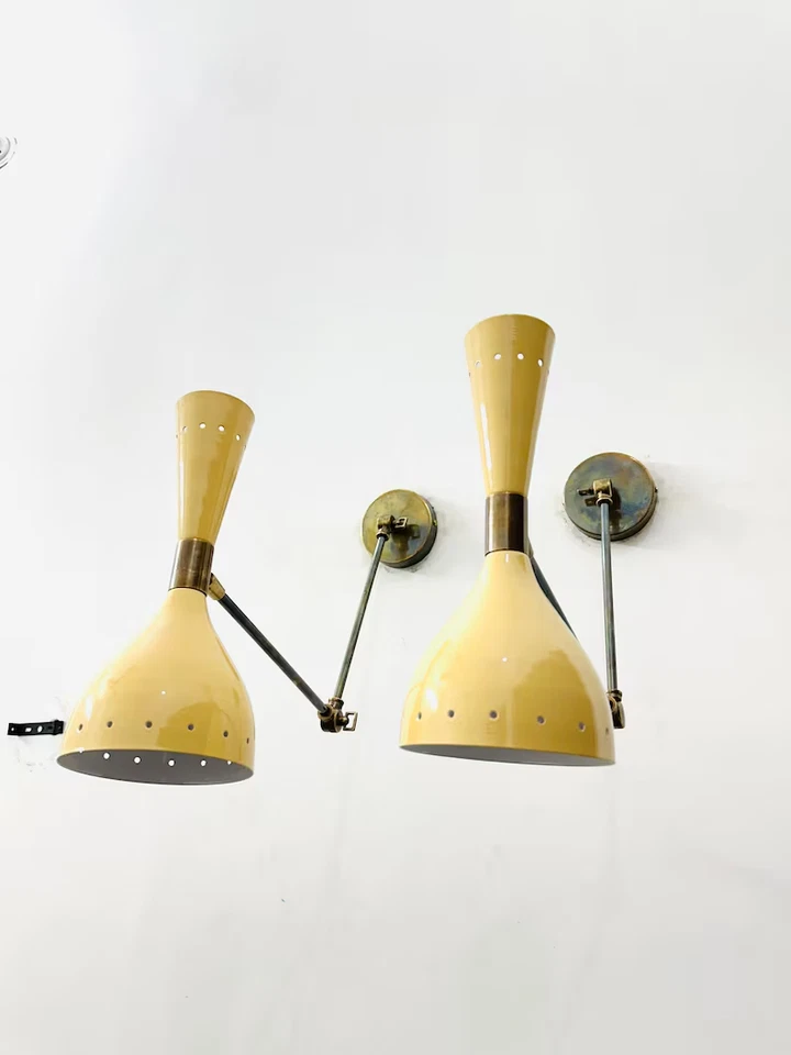 Aplique de pared de latón de mediados de siglo par de luces italianas estilo Stilnovo vintage Foto 3 de 4
