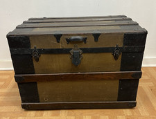 Vintage WOOD STEAMER TRUNK w Tray chest coffee table storage box antique brown
