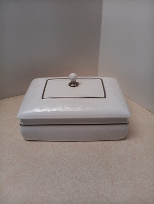 LENOX opal innocence white porcelain China Lidded jewelry Trinket Box decor