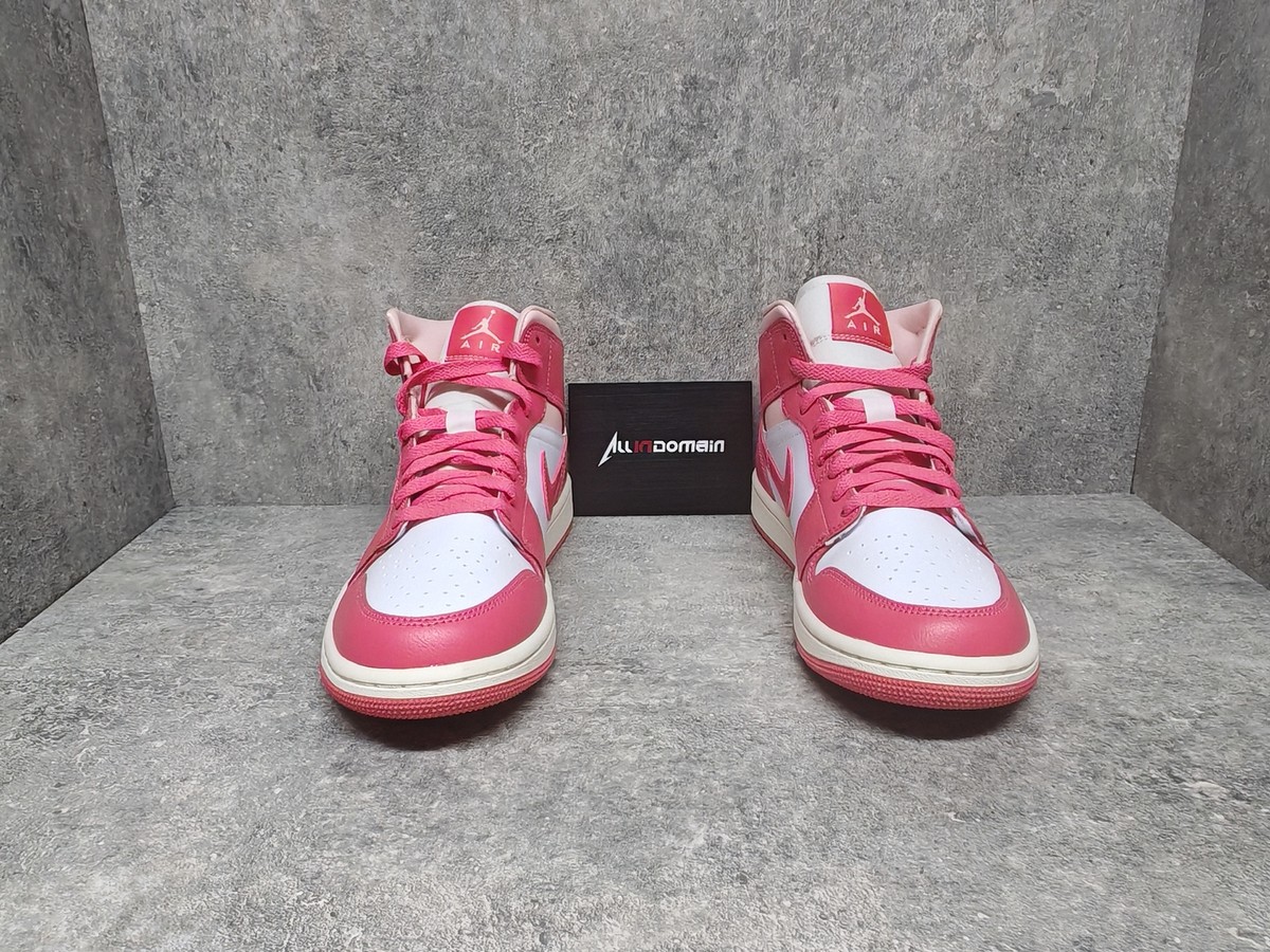 Level SS/New - Air Jordan 1 Mid Strawberries Pink and Cream