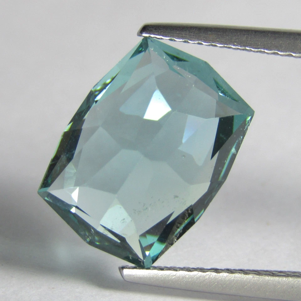 Cojín de apatita color verde menta de 6,70 quilates de instancia natural corte personalizado gema suelta Foto 3 de 4