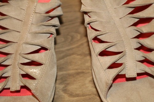 Pos Ole Rouge Tan Beige Suede Leather Peep Toe Cutout Wedge Sandal Heels 7.5 M - Picture 6 of 8