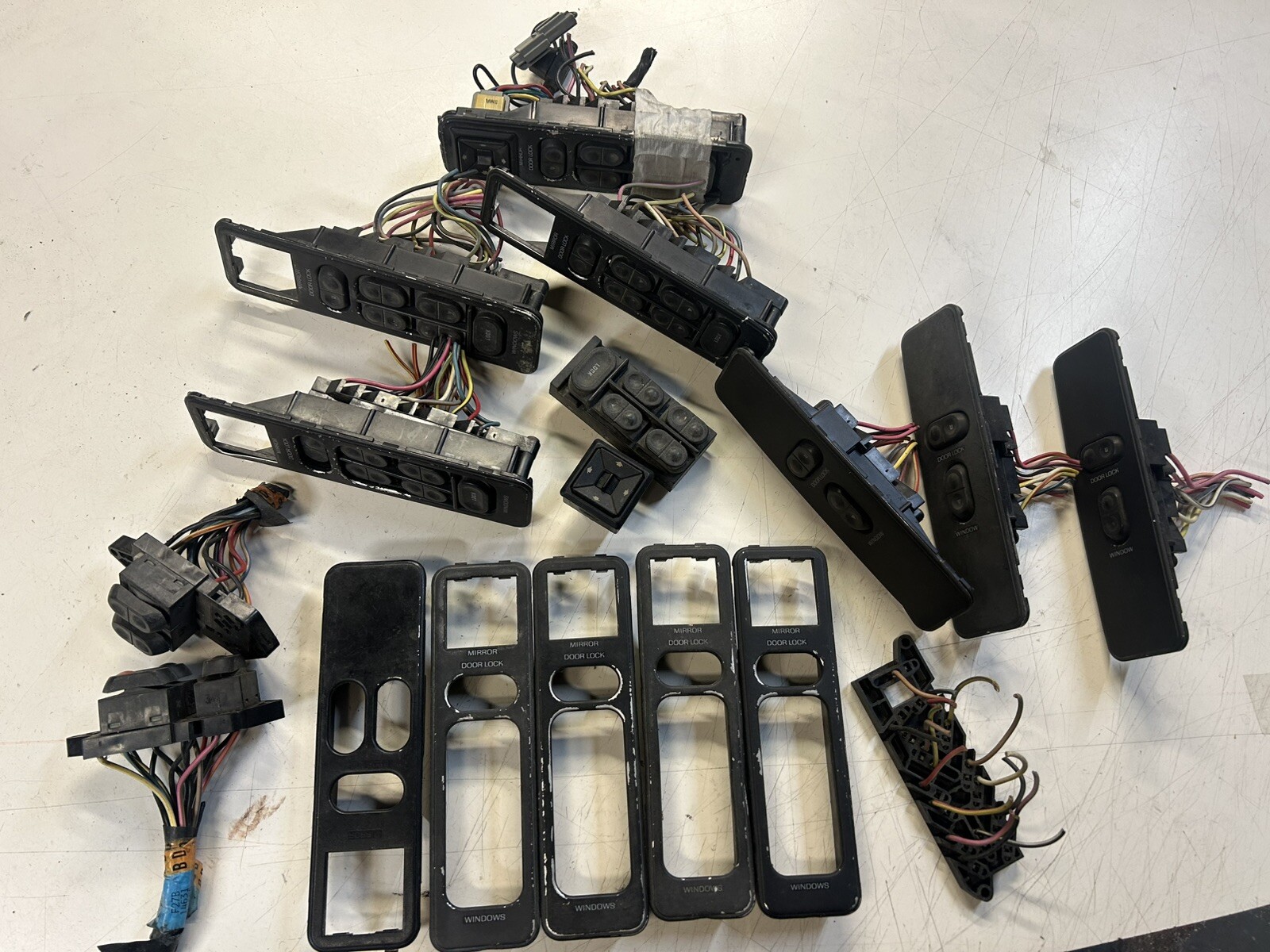 POWER WINDOW SWITCH PARTS LOT FORD EXPLORER 1991 1992 1993 1994 Master Passenger