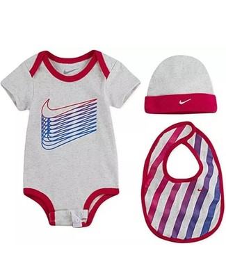 nike baby girl gift set