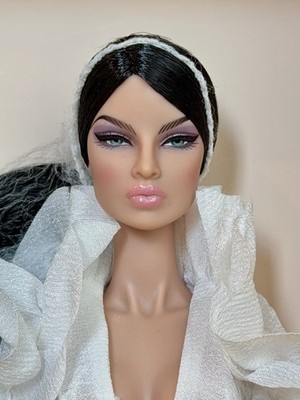 English Rose Eugenia Perrin-Frost 2019 Integrity Toys Con Fashion Royalty NRFB
