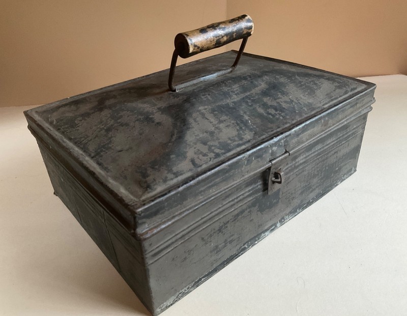 Vintage/Antique Metal Tin Bank Cash Document Lock Box No Key