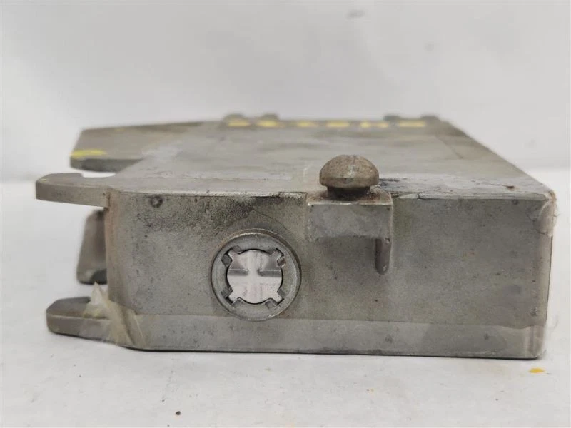 Chasis ECM temperatura tablero derecho compatible con 96-99 RIVIERA 103718590 Foto 4 de 4