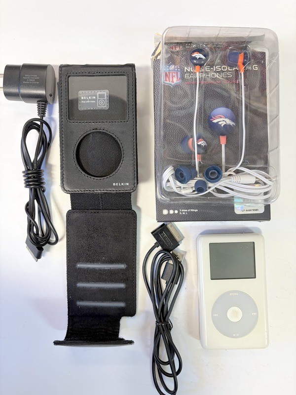 Apple iPod classic A1099 M9830J 60GB 再生確認済み (Y946) Apple