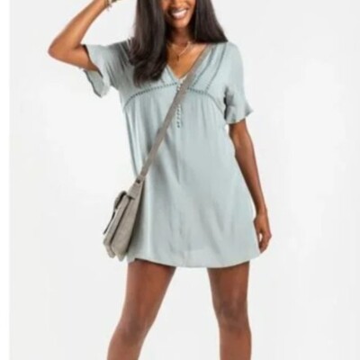 Blue Rain Francesca's Women's Size XXS Mini Dress Sage Green Crochet Faux Button