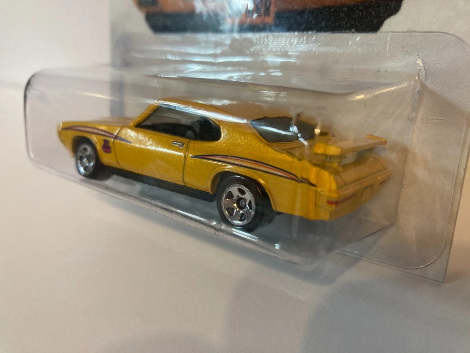 HOT WHEELS CUSTOM '70 PONTIAC GTO JUDGE w/display stand.... - Image 3 of 4