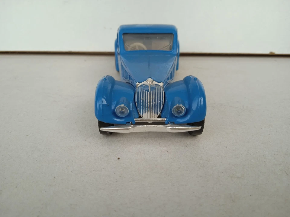 Modellino auto Solido Bugatti 57 S Atlante 1939 Scala 1:43 - azzurra - Immagine 3 di 4