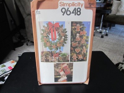 Simplicity 9648 Christmas Ornaments, Wreath & Stockings Pattern - UNCUT!!!