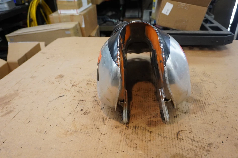 Tanque de combustible Yamaha TT500, OEM, usado. Foto 4 de 4