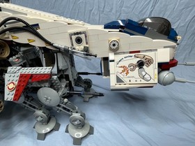 LEGO 10195 Star Wars Republic Dropship with AT-OT Walker Used 100% Complete