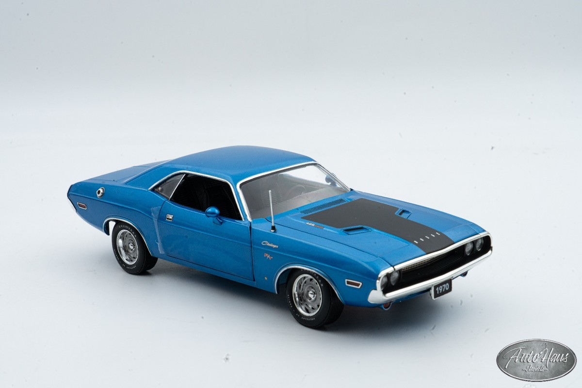 1/18 & 1/24 Wix Highway 61/DCP 1970 & 2009 Dodge Challenger R/T