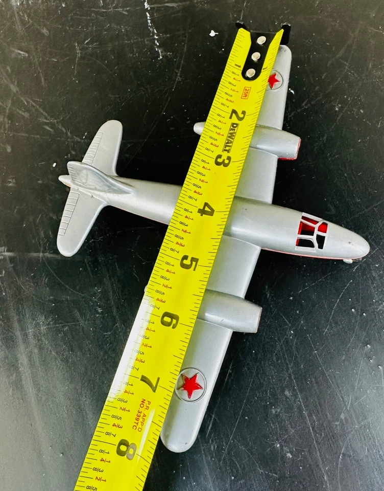 Avión de juguete de plástico para niños Martin B-26 Marauder Hubley 1946 coleccionable de colección Foto 4 de 4