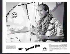 Chevy Chase face closeup in Snow Day 2000 movie photo 38042