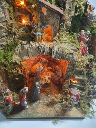 Crèche Complet 23x23 Haut 32 CM Avec Lumières pour Bergers 7cm Bois Liège Non a1 - Picture 4 of 5