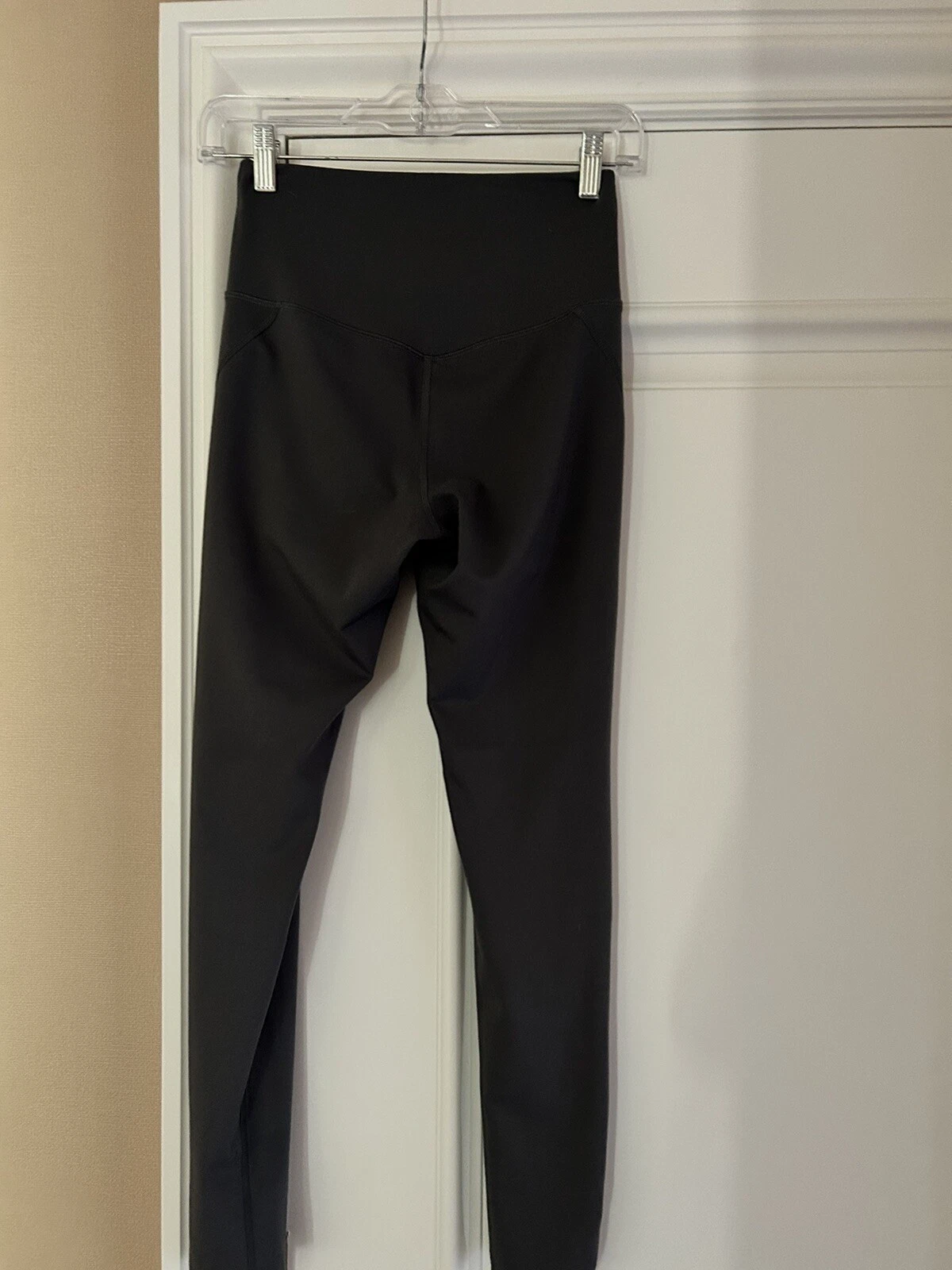 girlfriend-collective highrise crop leggings