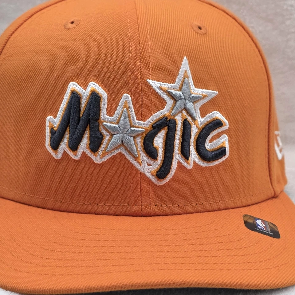 Gorra Orlando Magic ajustada 59FIFTY naranja logotipo de la NBA New Era baloncesto 7 1/8 Foto 3 de 4