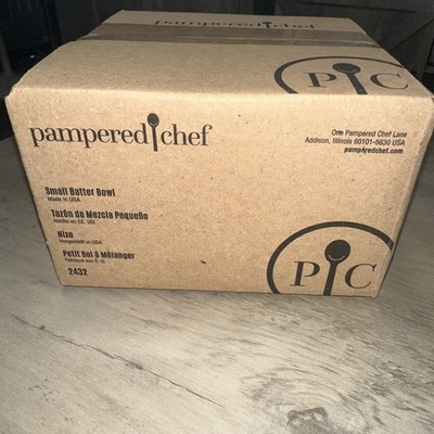 NIB The Pampered Chef Small Batter Bowl - 32oz - #2432 New Old Stock!