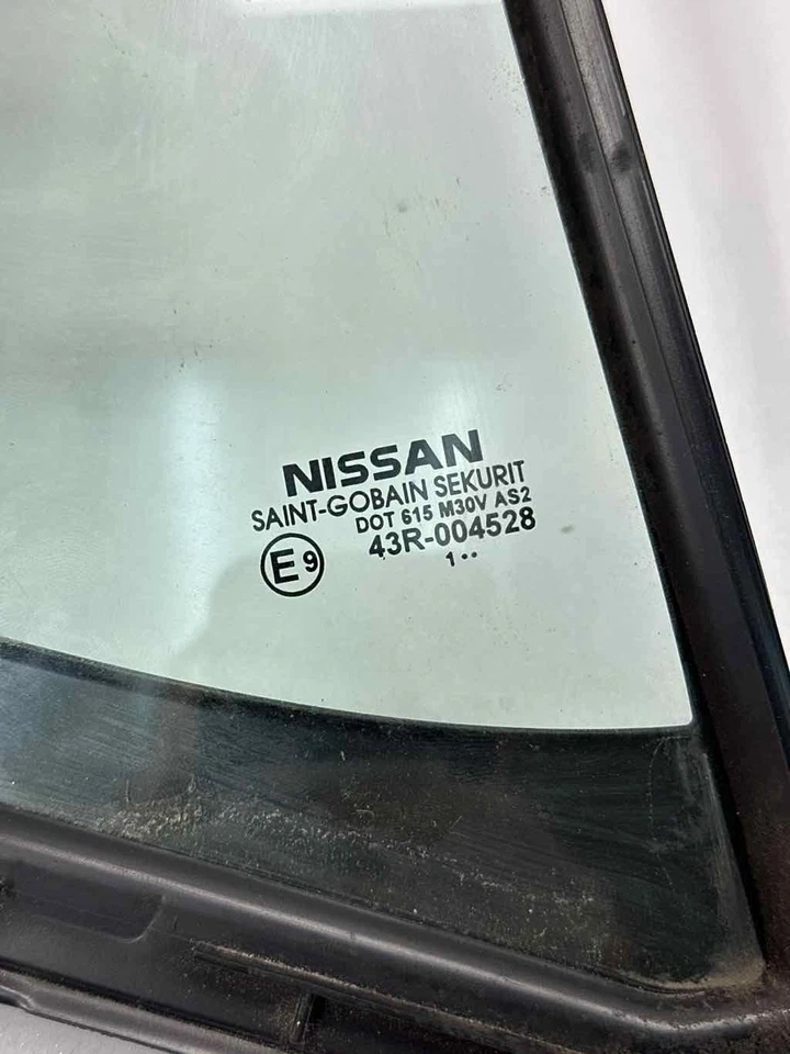 Nissan Sentra Ventilación Cristal Ventana 20 a 24 Trasero Lado Conjunto OEM 822206LE0A Foto 3 de 4