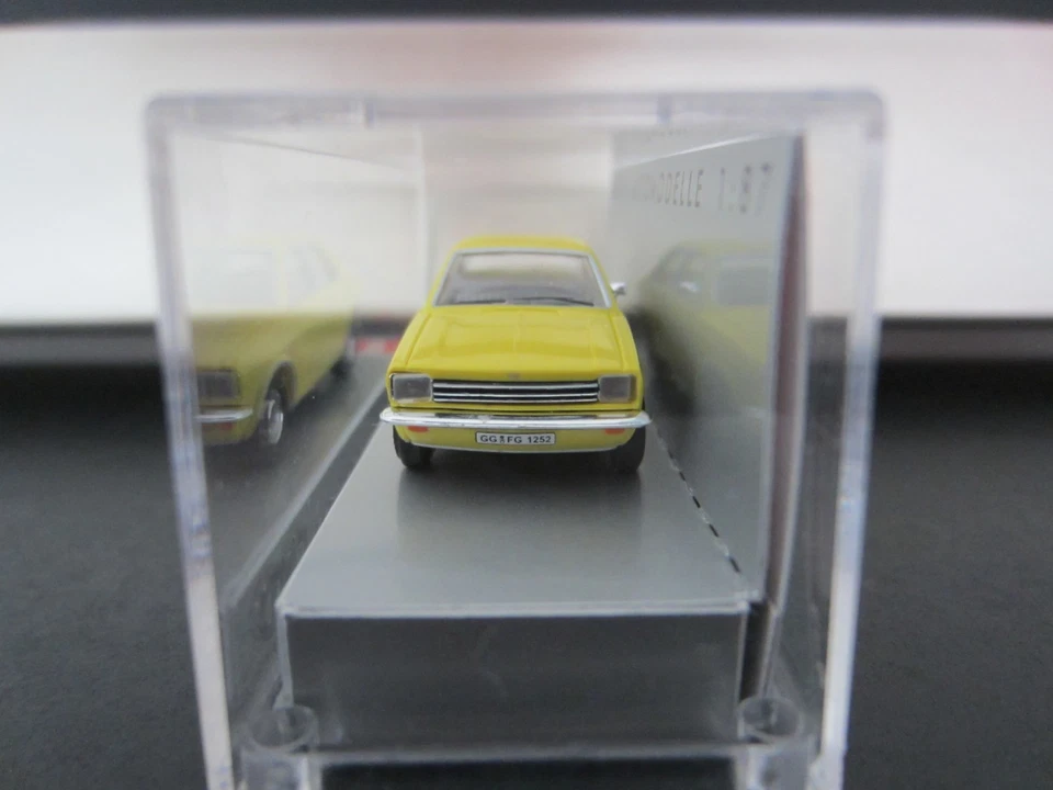 BUSCH 42105 OPEL KADETT C 1977 en AMARILLO - el modelo es de PLÁSTICO - HO o escala 1:87 Foto 2 de 3