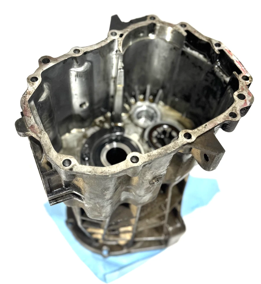 1993 GMC / CHEVY C / K 1500 2500 NV3500 TRANSMISSION 4X4 CASE SHELL HOUSING - Image 2 of 4