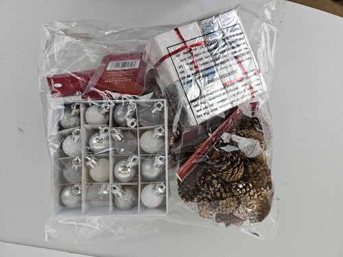 Ashland Christmas Deco Mini Collection Silver Metallic Balls Boxes Scented New - Picture 3 of 4