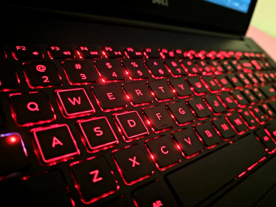 Dell Inspiron Gaming Laptop With SSD - Image 2 of 4