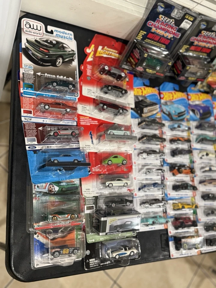 Hotwheel/M2/Racing Champions/Johnny Lighting 1:64 Lote de 71 Coches Diecast Foto 4 de 4