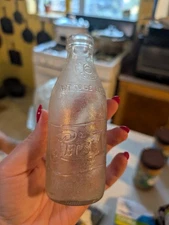 Vintage 1940s    6oz Pepsi Cola Bottle 