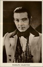 MOVIE STAR HEARTTHROB Rudolph Valentino in Costume Antique RPPC