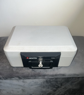 Sentry Fire Safe 1100 feuerfeste Box für Papiere und Wertsachen. 2 Schlüssel