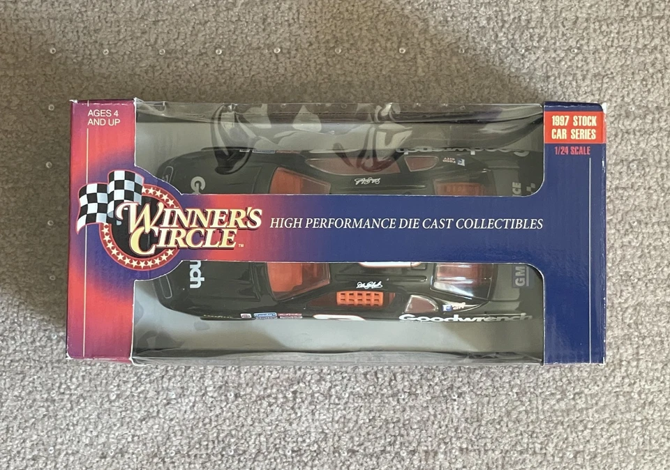 Dale Earnhardt Winner's Circle 1997 Monte Carlo Die Cast 1:24 Nascar Goodwrench - Image 2 of 4