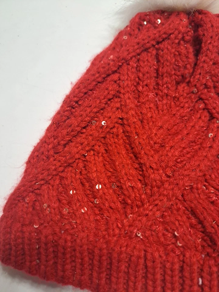 Antiguo gorro de piel sintética azul marino con pompón tejido rojo blanco brillante Foto 2 de 4