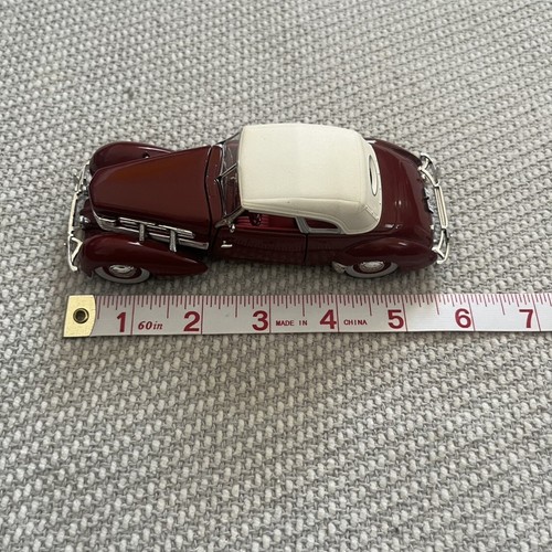 Signature Models Diecast Maroon 1937 Cord Supercharged Red Interior Scale 1:32 - Picture 16 of 16