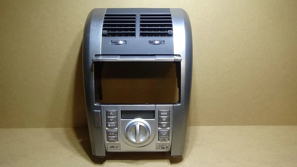 2005-2010 Scion TC Radio Climate Control Switch Air Vents - Image 4 of 4