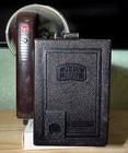 Zeiss Ikon Tengor Camera with flash and 2 dozen bulbs. Excellent condition. — photo 8