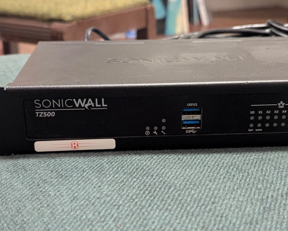 SonicWALL TZ500 брандмауэр безопасности высокой доступности (01-SSC-0439) - Изображение 3 из 4