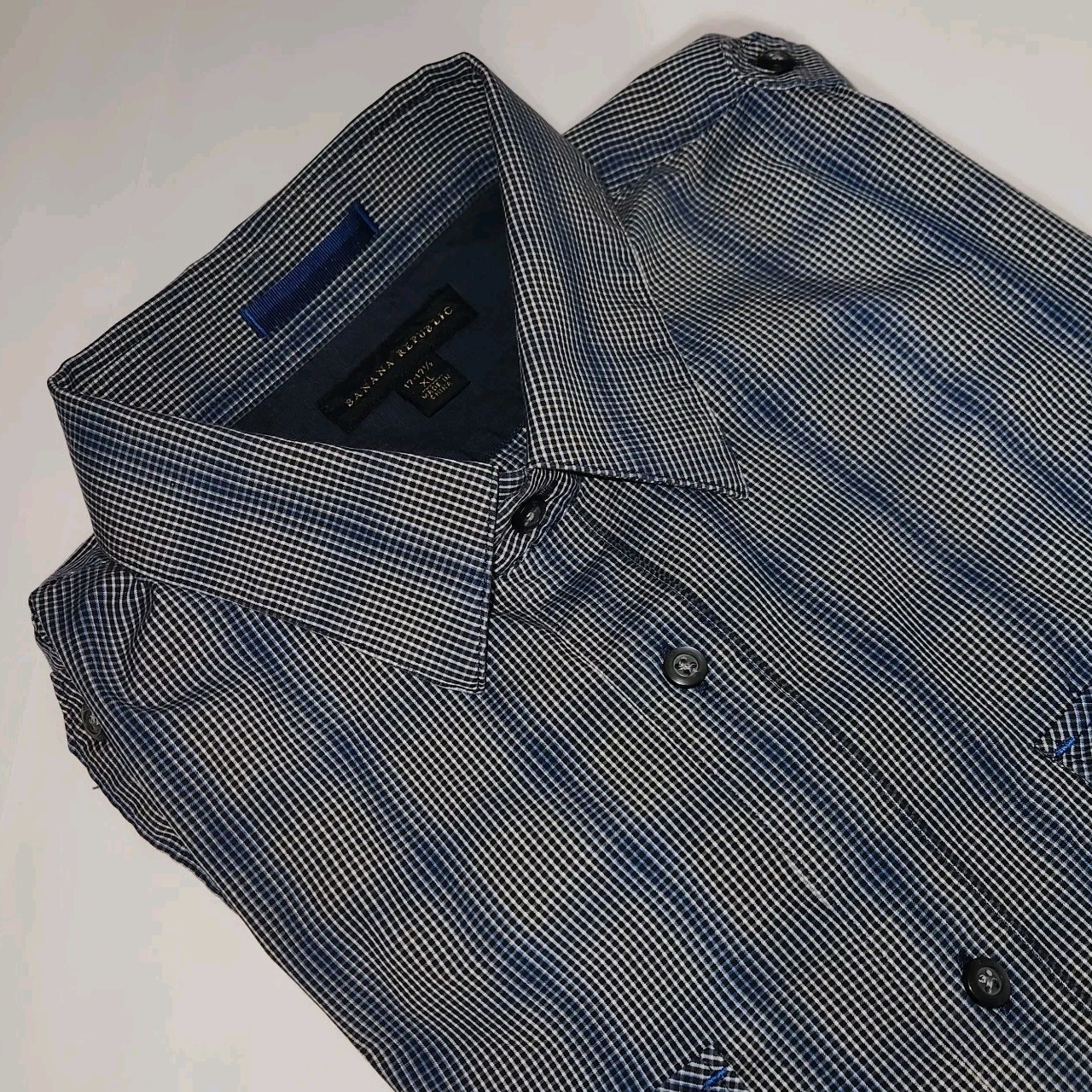 Banana Republic Men's Large Navy Blue Check Slim Fit Long Sleeve Button-Up Shirt