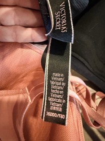 Victoria's Secret Set of 2 Sports Bras 36DDD High Support Molded Black Coral