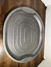 Grey Non-Stick Oval Crisper Pan