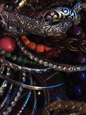 5+Lbs Fashion Jewelry Lot Vintage/Now Assorted Variety +Styles Random Selection 