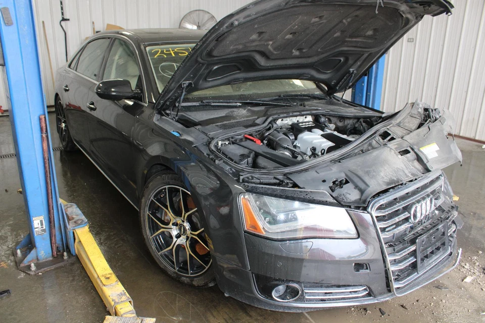 Pantalla de infoentretenimiento usada se adapta a: Audi A8 2014 pantalla de navegación con móvil Foto 2 de 4