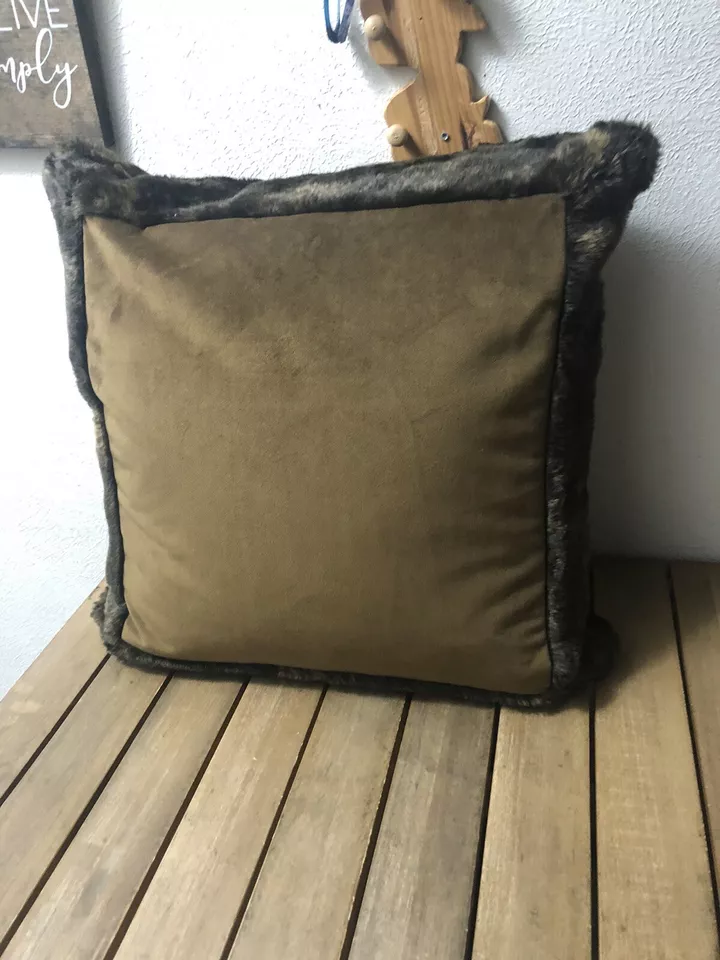 Michael Amini Bedding Designs Pillow Sham Faux Fur Euro 2 Tone Brown 22x22" EUC - Image 3 of 4