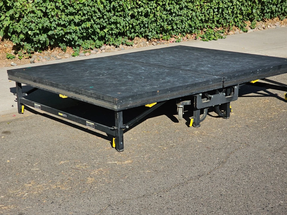 Портативные сценические платформы, деки 6 x 8 футов, тройная высота 18 дюймов/24 дюйма/30 дюймов высота 6 в наличии - Изображение 3 из 4